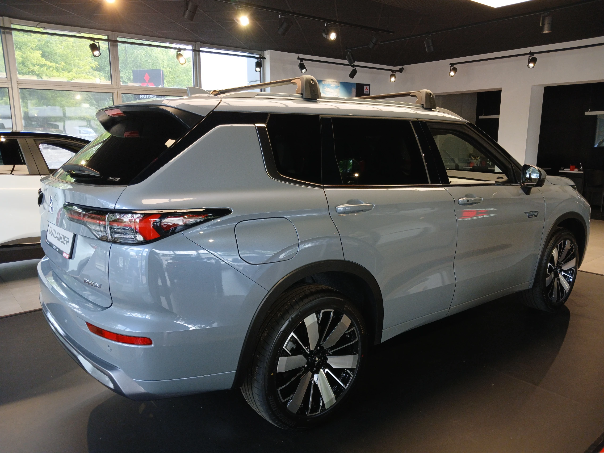 Outlander PHEV - Zdjęcie 4